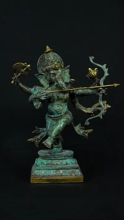Ganesh béni n°2 en laiton, vue entière