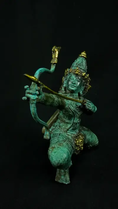 Indra n°1 bandant son arc, vue arrière