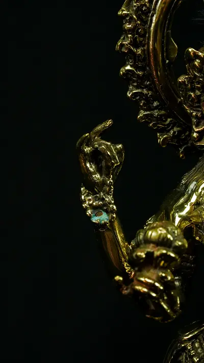 Statue sacrée bénie – Saraswati au cygne, détail sculpté n°8