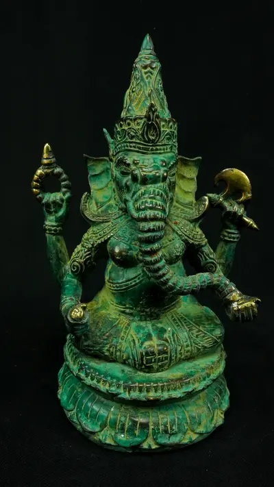 Ganesh vert en laiton, vue de face