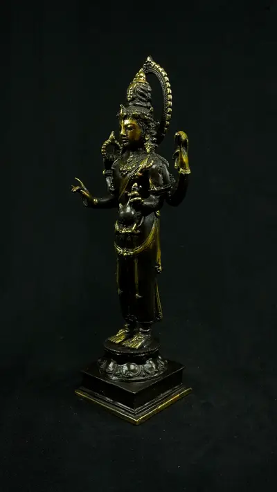 Statue sacrée bénie – Brahma indonésien n°2, détail sculpté n°2