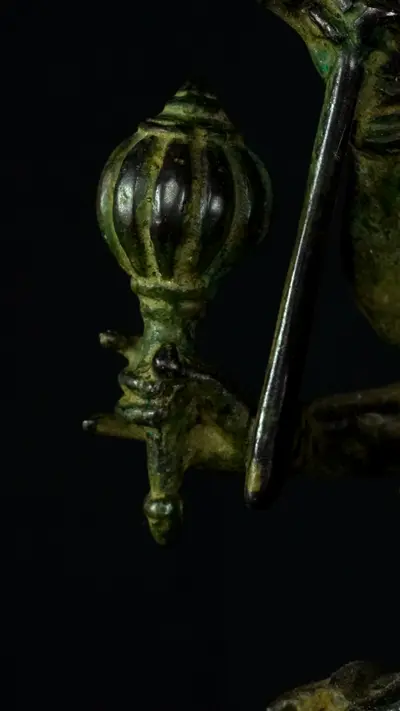 Statue bénie de Kali en laiton réalisée à la cire perdue, détail complémentaire n°8