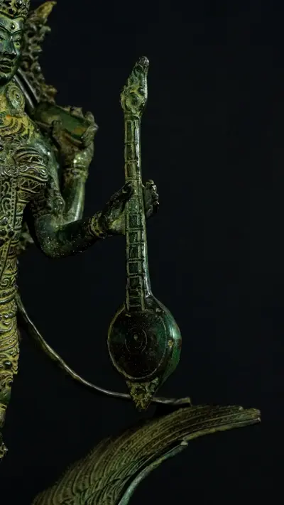 Détail de la vînâ de Saraswati