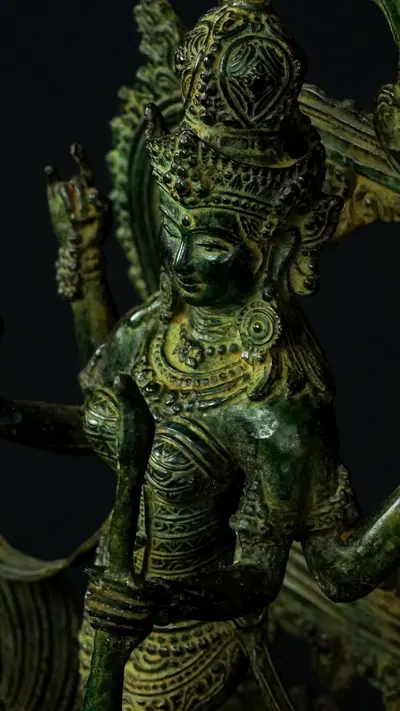 Statue sacrée bénie – Saraswati au cygne, détail sculpté n°16