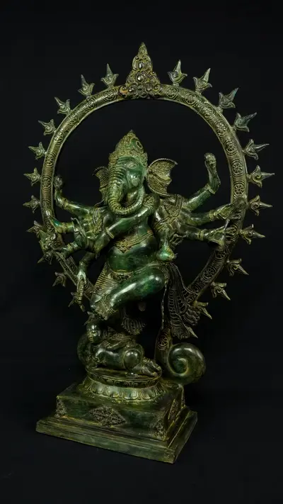 Statue bénie de Ganesh Nataraja en laiton, détail complémentaire n°5