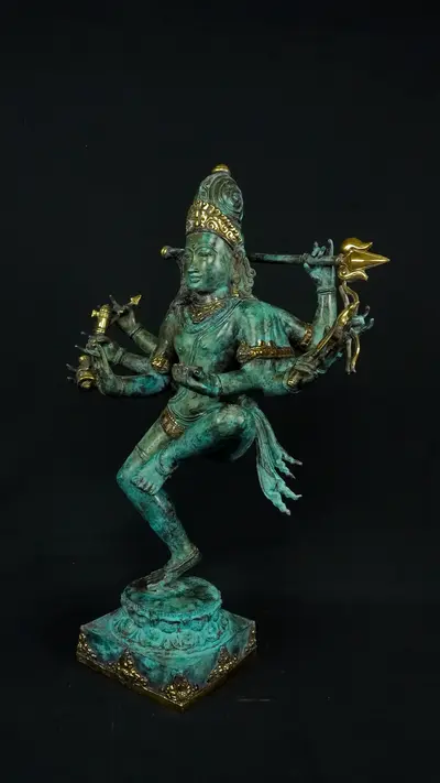 Statue bénie de Shiva Nataraja en laiton, vue arrière