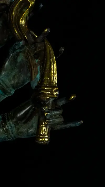 Détail d’un attribut tenu par Shiva Nataraja