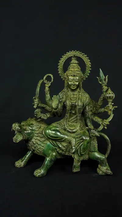 Durga bénie aux huit bras n°2, vue de face