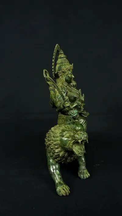 Durga aux huit bras n°2, vue arrière