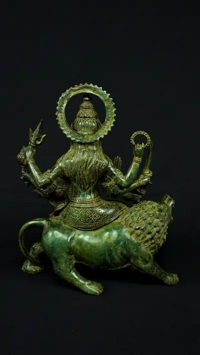 Durga aux huit bras n°1, vue arrière