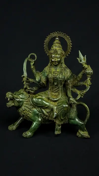 Durga bénie aux huit bras n°1, vue de face