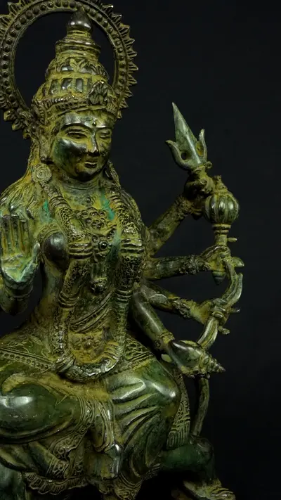 Détail du visage de Durga aux huit bras n°1