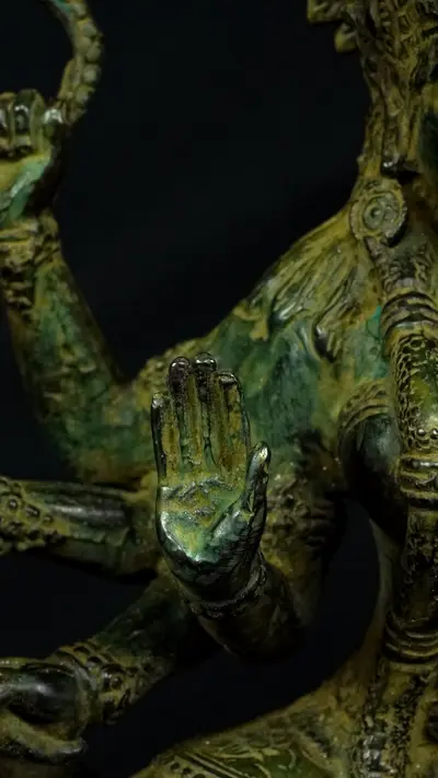 Statue sacrée bénie – Durga aux 8 bras n°1, détail sculpté n°10