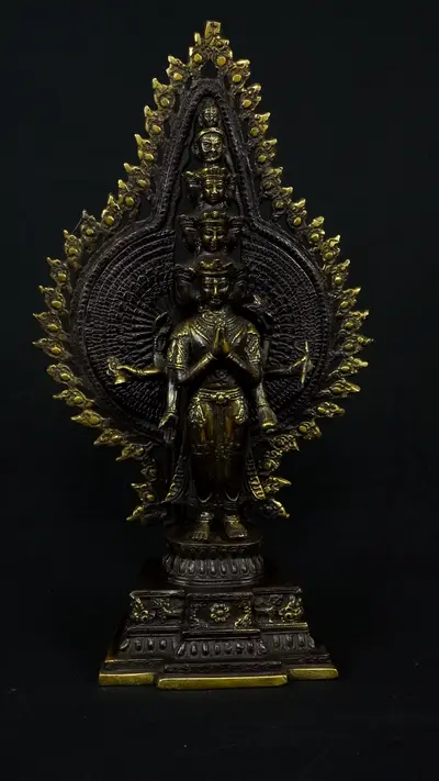 Avalokiteshvara aux mille bras, vue de face