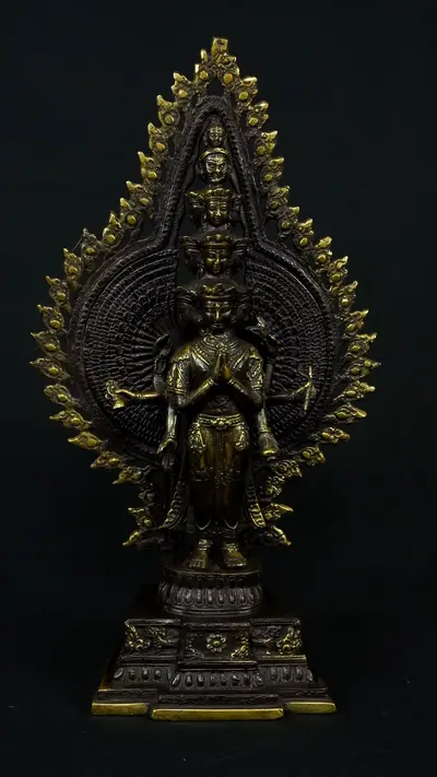 Statue sacrée bénie – Avalokiteshvara aux 1000 bras, vue complémentaire n°9