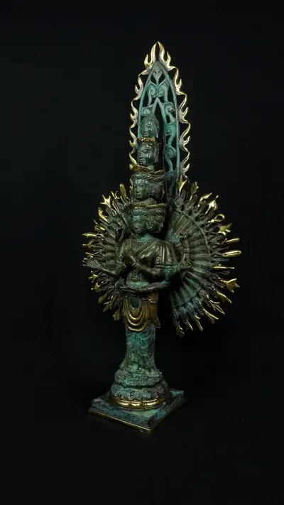 Statue bénie d’Avalokiteshvara aux 1 000 bras, exemplaire n°1, détail complémentaire n°2