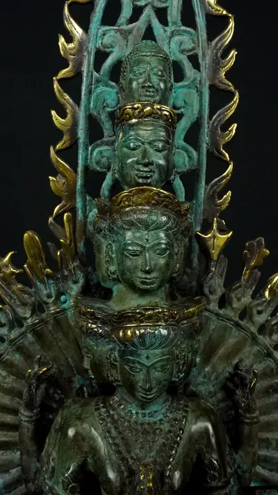 Statue bénie d’Avalokiteshvara aux 1 000 bras, exemplaire n°1, détail complémentaire n°3