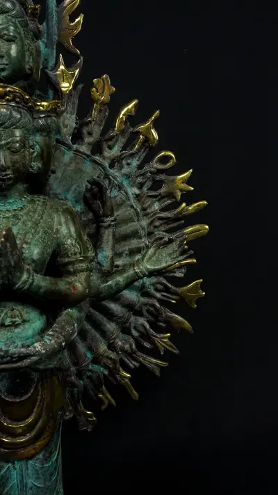Statue bénie d’Avalokiteshvara aux 1 000 bras, exemplaire n°2, détail complémentaire n°4