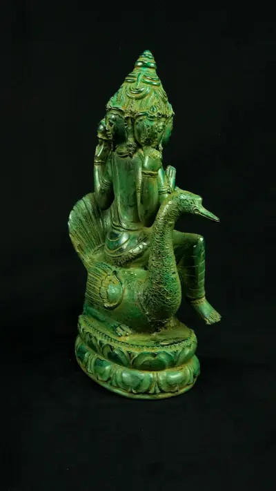 Brahma béni n°2 en laiton, profil gauche