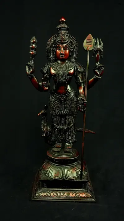 Statue sacrée bénie – Murugan n°1 – 46 cm, détail sculpté n°5