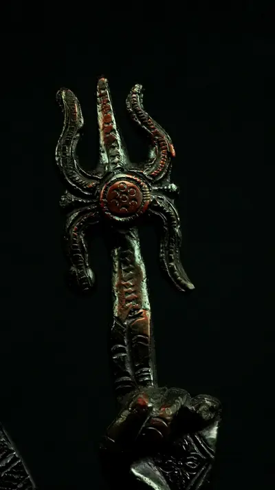 Statue sacrée bénie – Murugan n°2 – 46 cm, détail sculpté n°6