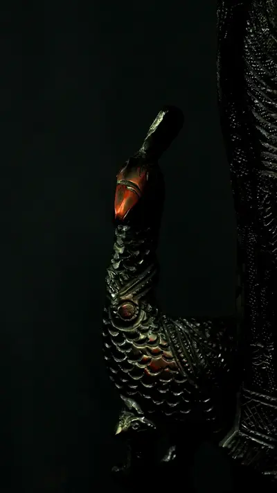 Statue sacrée bénie – Murugan n°2 – 46 cm, détail sculpté n°10