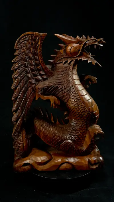 Dragon béni n°3 en bois de suar, vue latérale opposée