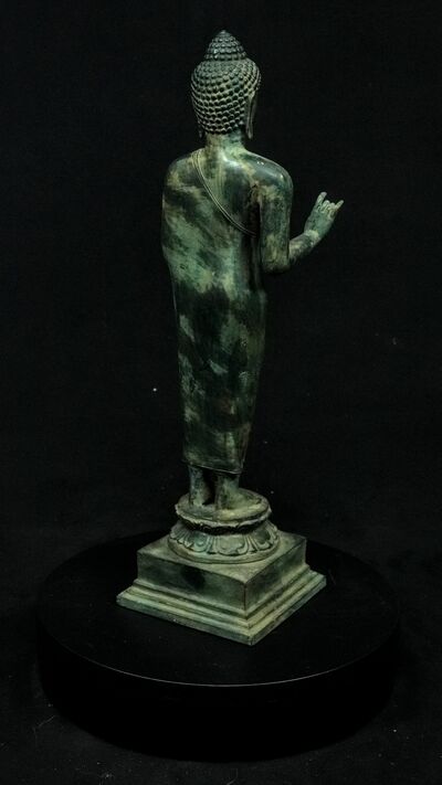 Statue sacrée bénie – Bouddha – Protection Divine, détail sculpté n°9