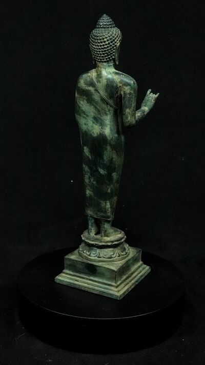 Statue sacrée bénie – Bouddha – Protection Divine, détail sculpté n°10