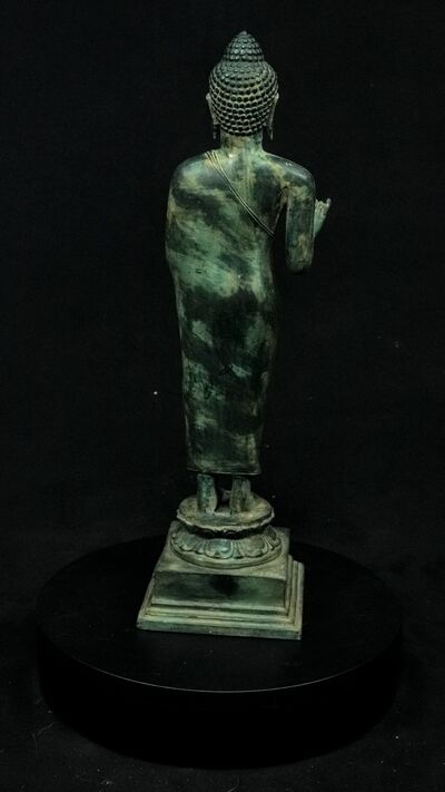 Statue sacrée bénie – Bouddha – Protection Divine, détail sculpté n°1