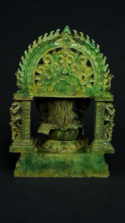 Statue bénie de Guanyin n°2 en laiton, vue arrière