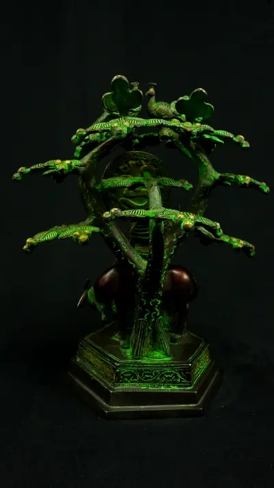 Statue sacrée bénie – Krishna sous l’arbre n°2 – 33 cm, vue complémentaire n°5