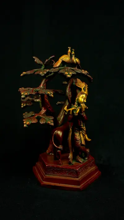 Krishna sous l’arbre, vue de face