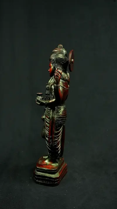 Dhanvantari béni n°2 en laiton, profil gauche