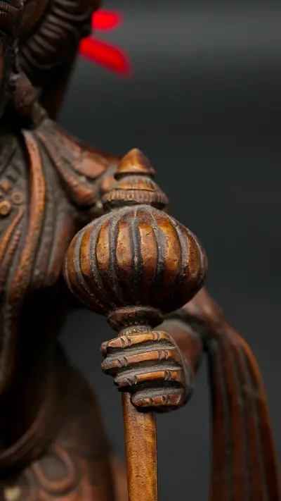 Détail de la massue de la statue de Hanuman