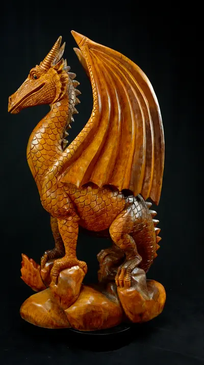 Dragon béni n°5 en bois de suar, vue latérale