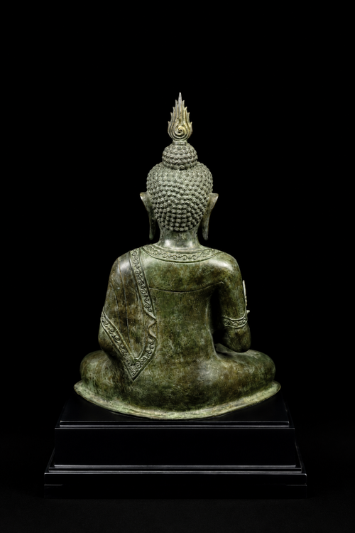 Bouddha béni de la Sagesse, vue arrière